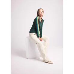Pull col V manches bandes arc en ciel JAVA en cachemire vert bouteille