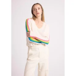 Pull col V manches bandes arc en ciel JAVA en cachemire blanc casse