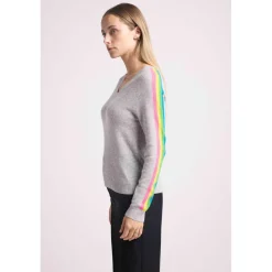 Pull col V manches bandes arc en ciel JAVA en cachemire gris perle