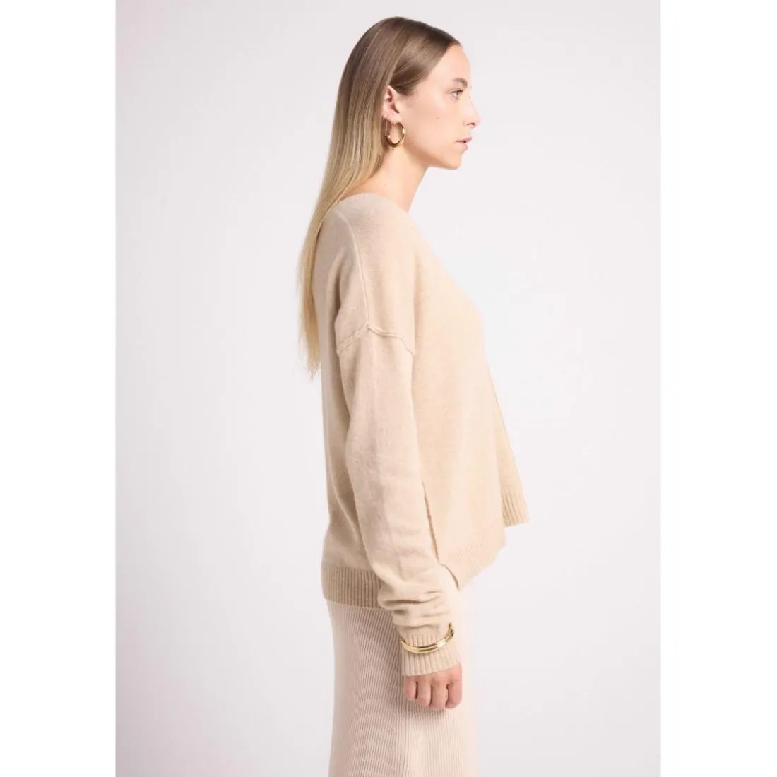 Pull col V oversize couture apparantes MANON en cachemire creme