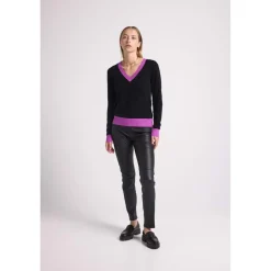 Pull col V rib contraste ZEPHANA en cachemire noir et rib violet