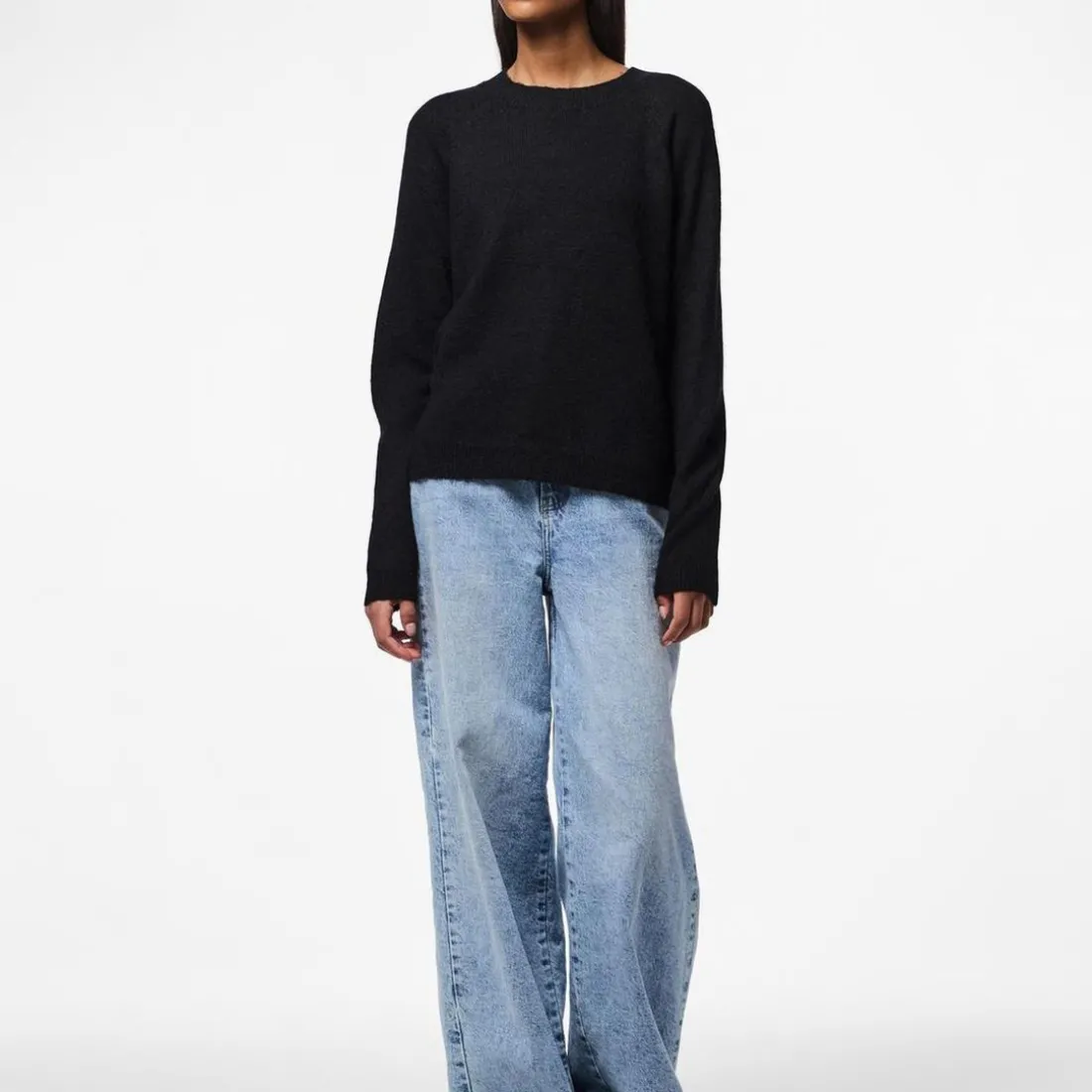 Pull en maille col rond noir Juliana