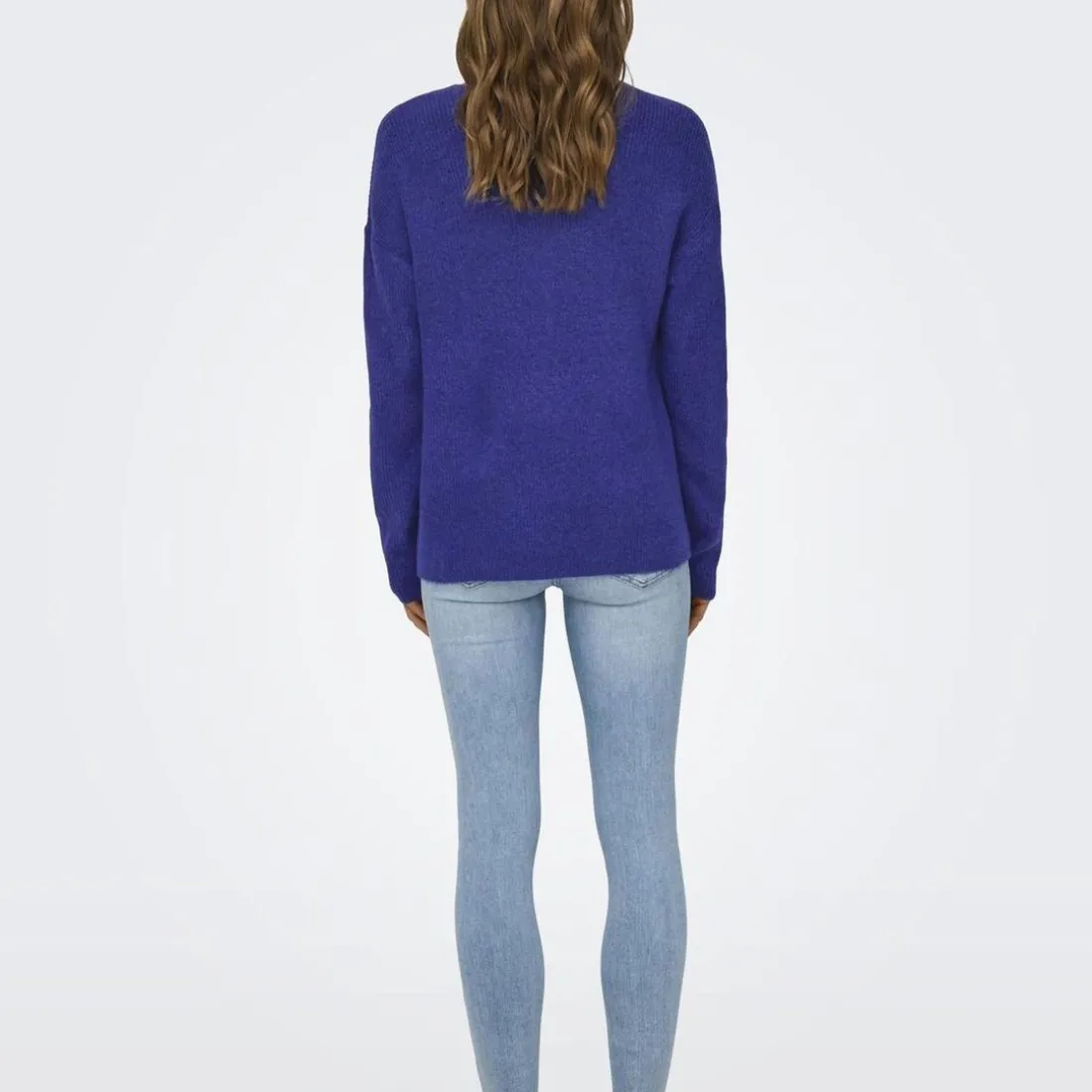 Pull en maille col V Camilla bleu Léa Jade