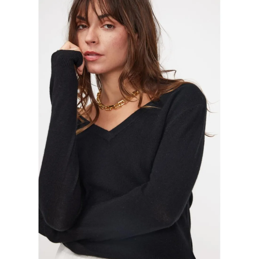 Pull femme col V ZEFINA en cachemire noir