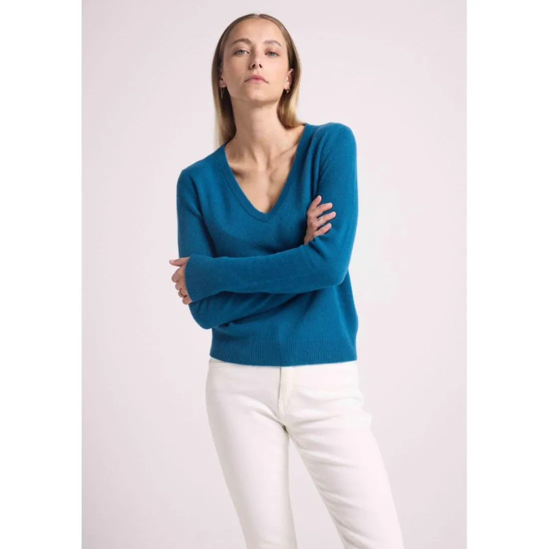 Pull femme col V ZEFINA en cachemire bleu peacock