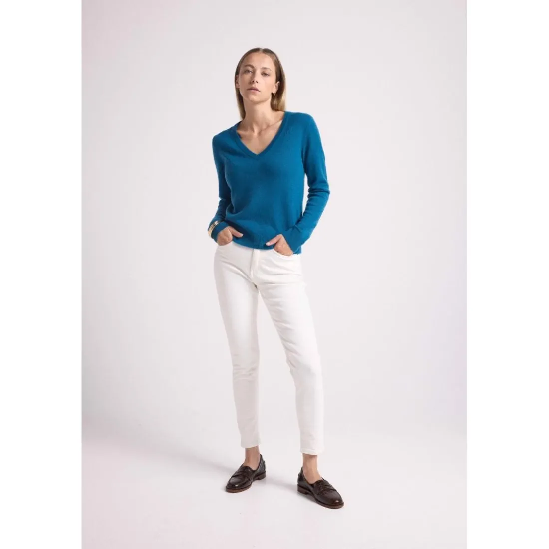 Pull femme col V ZEFINA en cachemire bleu peacock