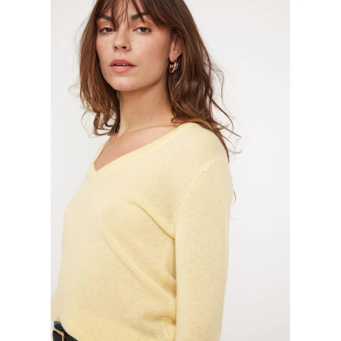 Pull femme col V ZEFINA en cachemire jaune