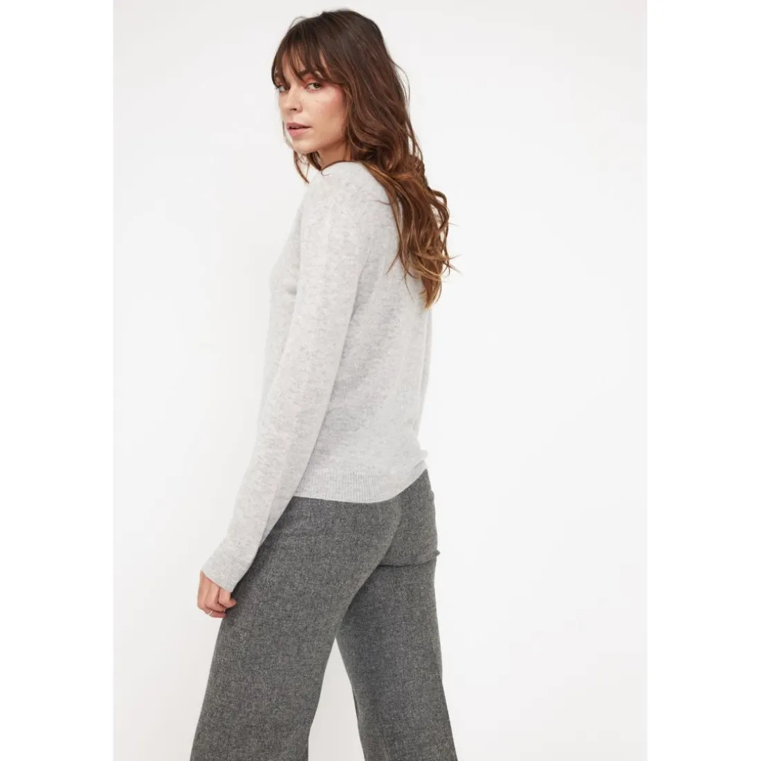 Pull femme col V ZEFINA en cachemire gris perle