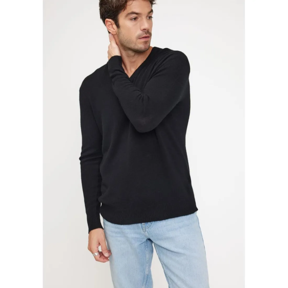 Pull homme col V ZAHER en cachemire noir