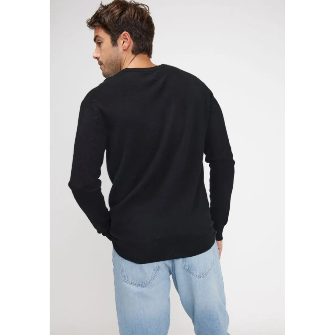 Pull homme col V ZAHER en cachemire noir