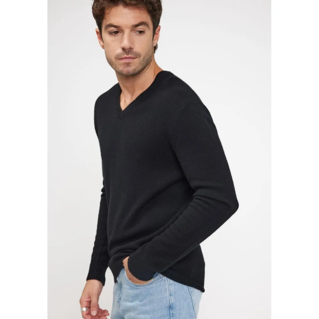 Pull homme col V ZAHER en cachemire noir