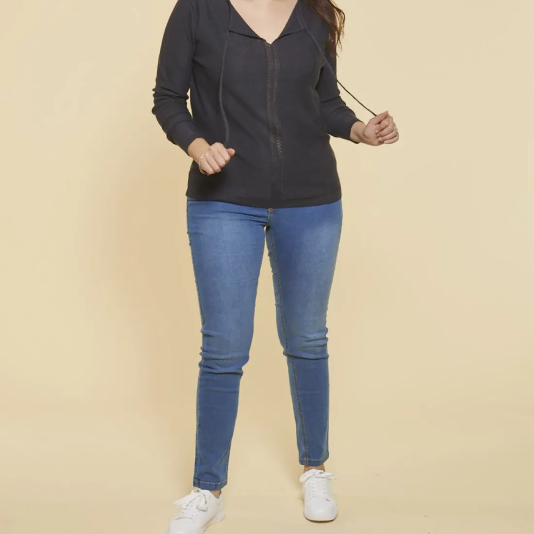 Pull manches longues bandes ajourées pompons femme - Bleu