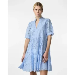 Robe babydoll broderie anglaise bleu en coton