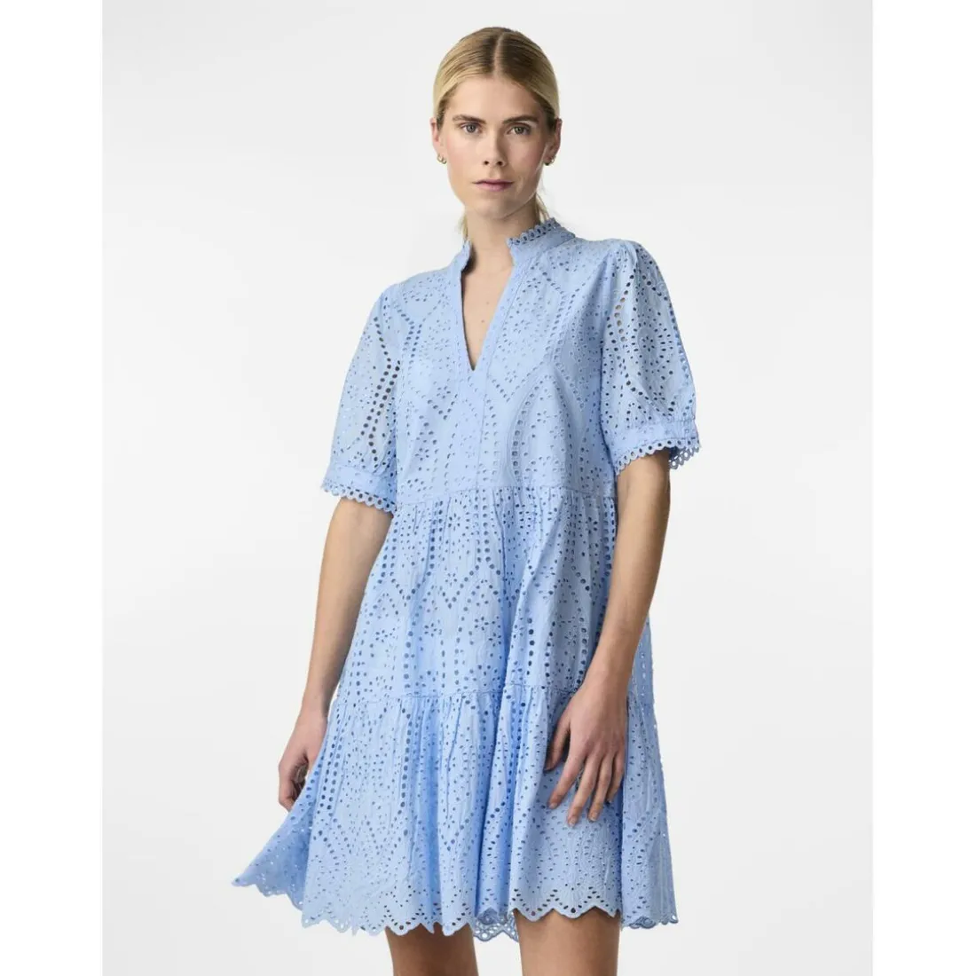 Robe babydoll broderie anglaise bleu en coton