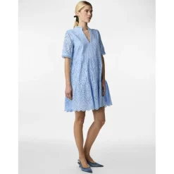 Robe babydoll broderie anglaise bleu en coton