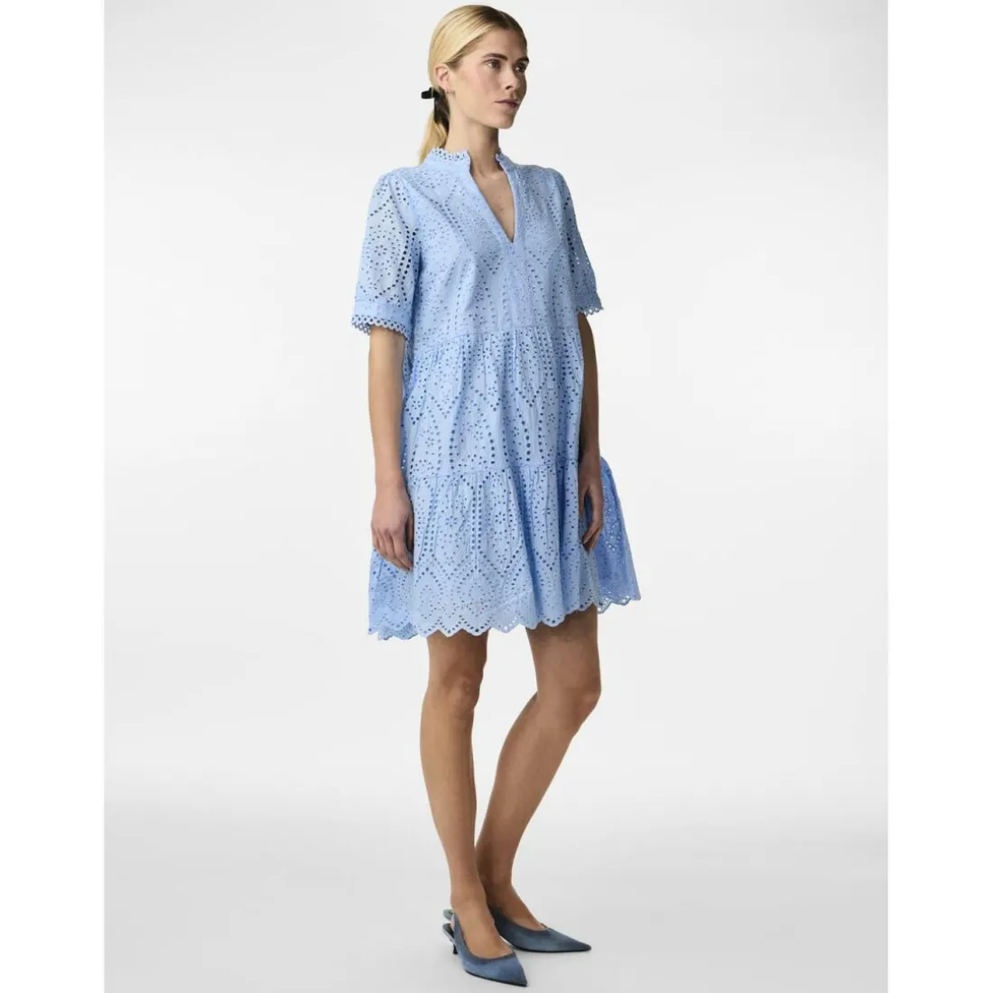 Robe babydoll broderie anglaise bleu en coton
