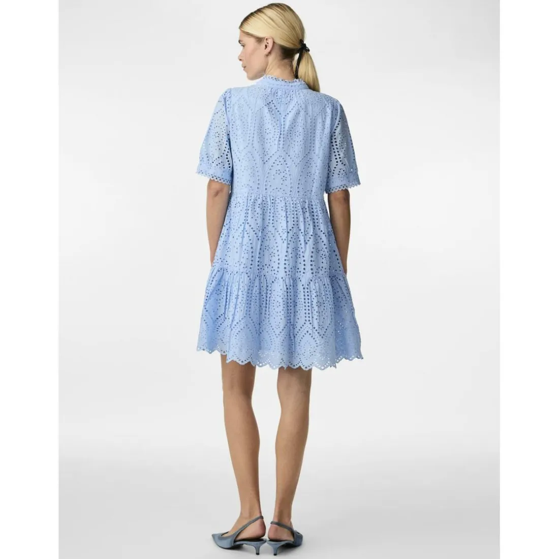 Robe babydoll broderie anglaise bleu en coton