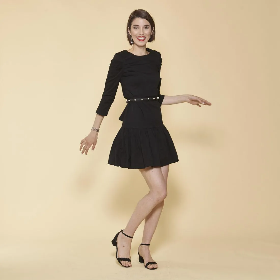 Robe bas volanté manches 3/4 gigot et ceinture avec perles femme - Noir en coton