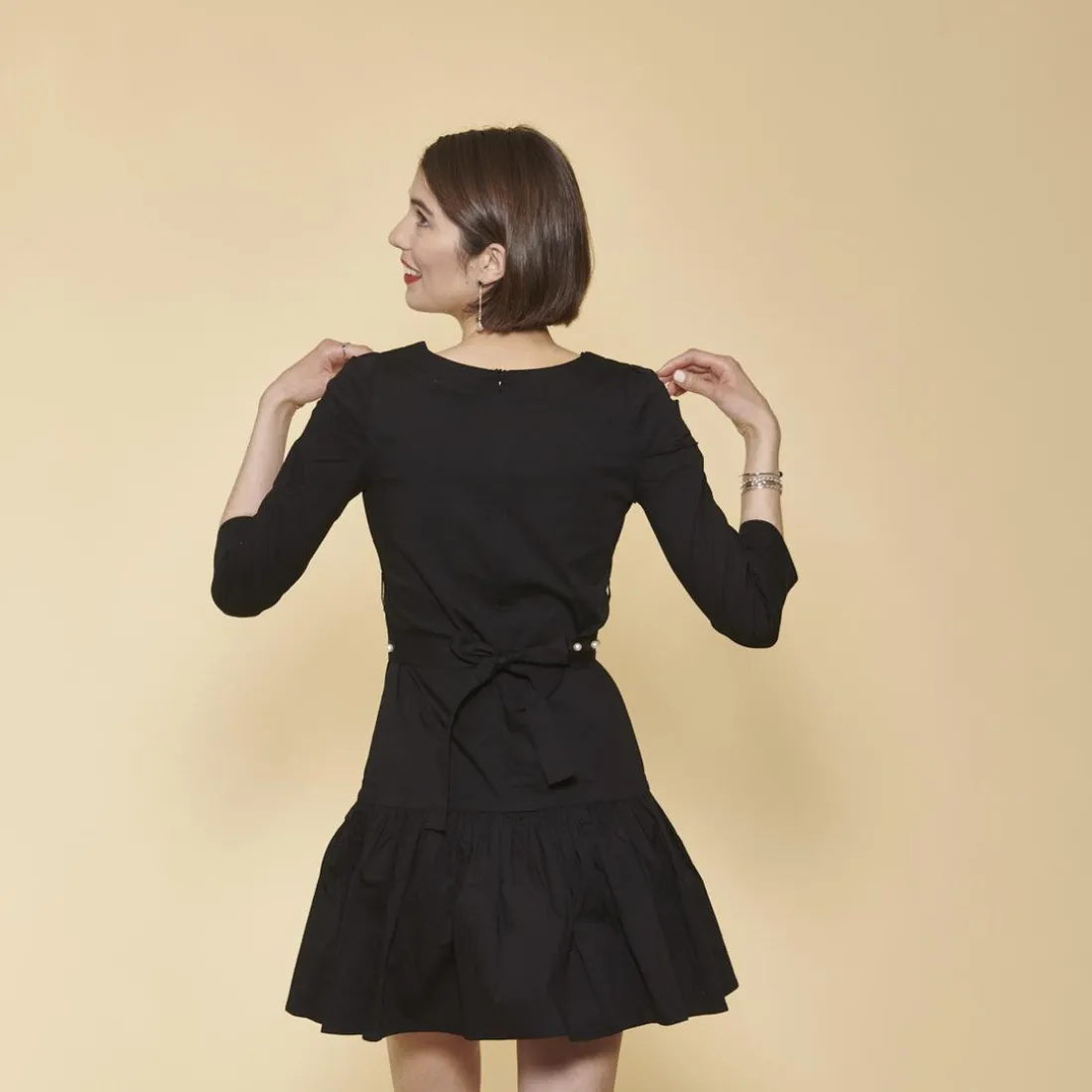 Robe bas volanté manches 3/4 gigot et ceinture avec perles femme - Noir en coton