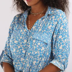 Robe chemise ceinturée imprimée bleu en viscose