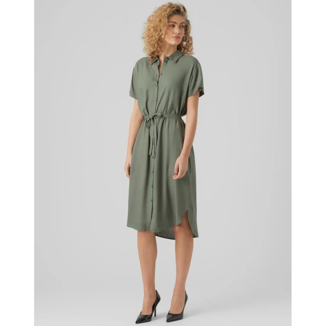 Robe chemise Regular Fit Col chemise Manches courtes Au-dessus du genou vert en viscose