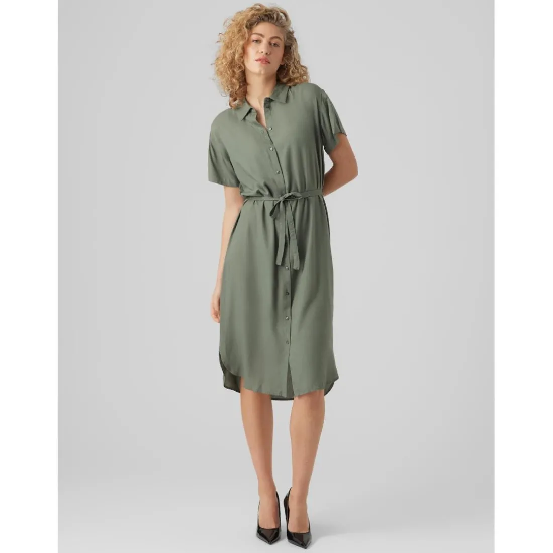 Robe chemise Regular Fit Col chemise Manches courtes Au-dessus du genou vert en viscose