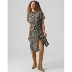 Robe chemise Regular Fit Imprimé all over Col chemise Manches courtes Au-dessus du genou beige en viscose