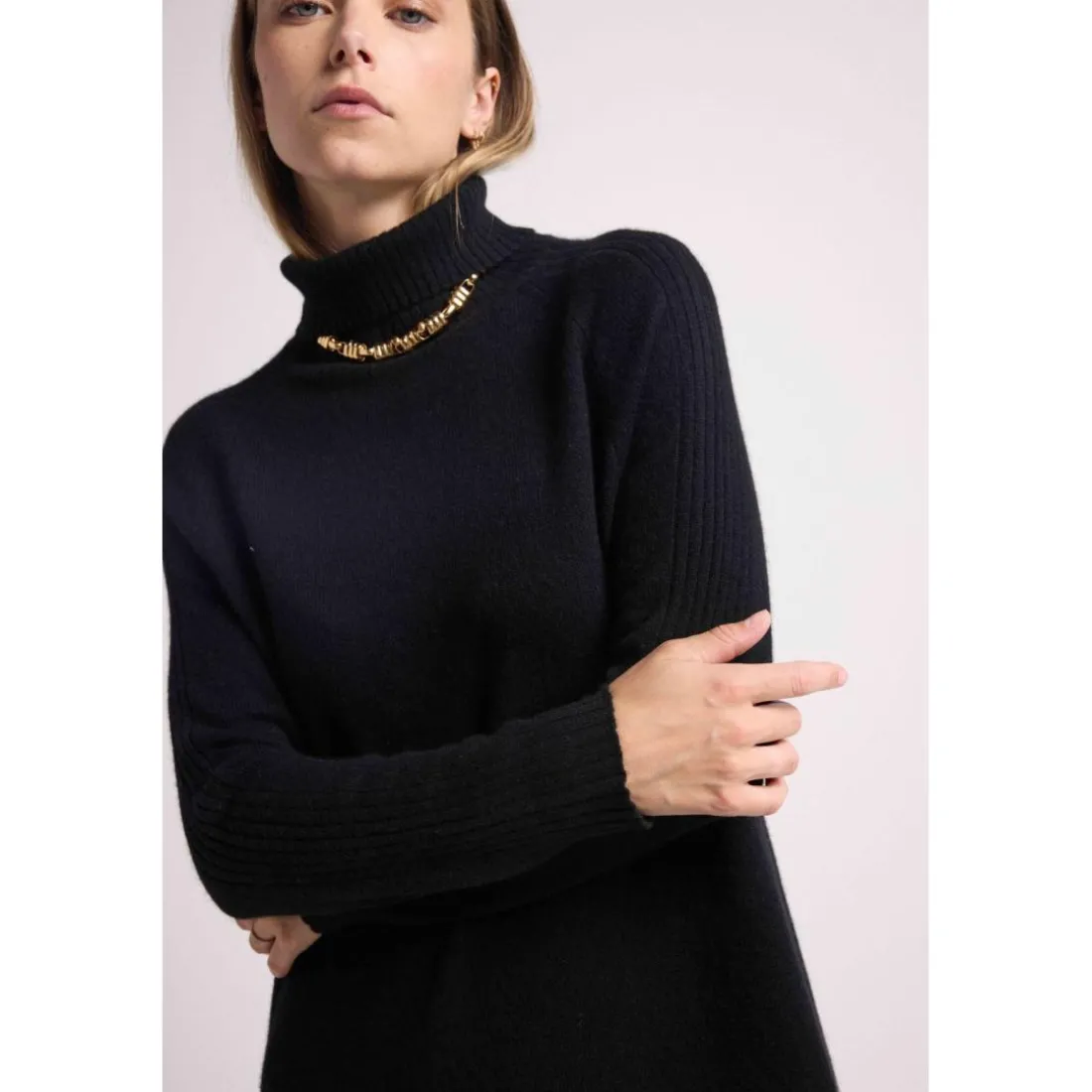 Robe col roule ample MARIE en cachemire noir