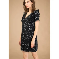 Robe courte à pois noir