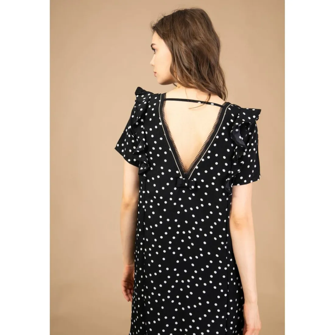 Robe courte à pois noir