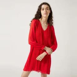 Robe courte avec détail au col