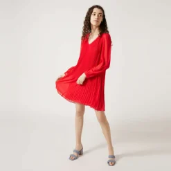 Robe courte avec détail au col