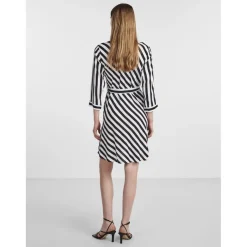 Robe courte blanc en viscose