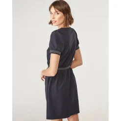 Robe courte cintrée détails manches bleu