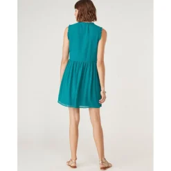 Robe courte cintrée sans manches vert