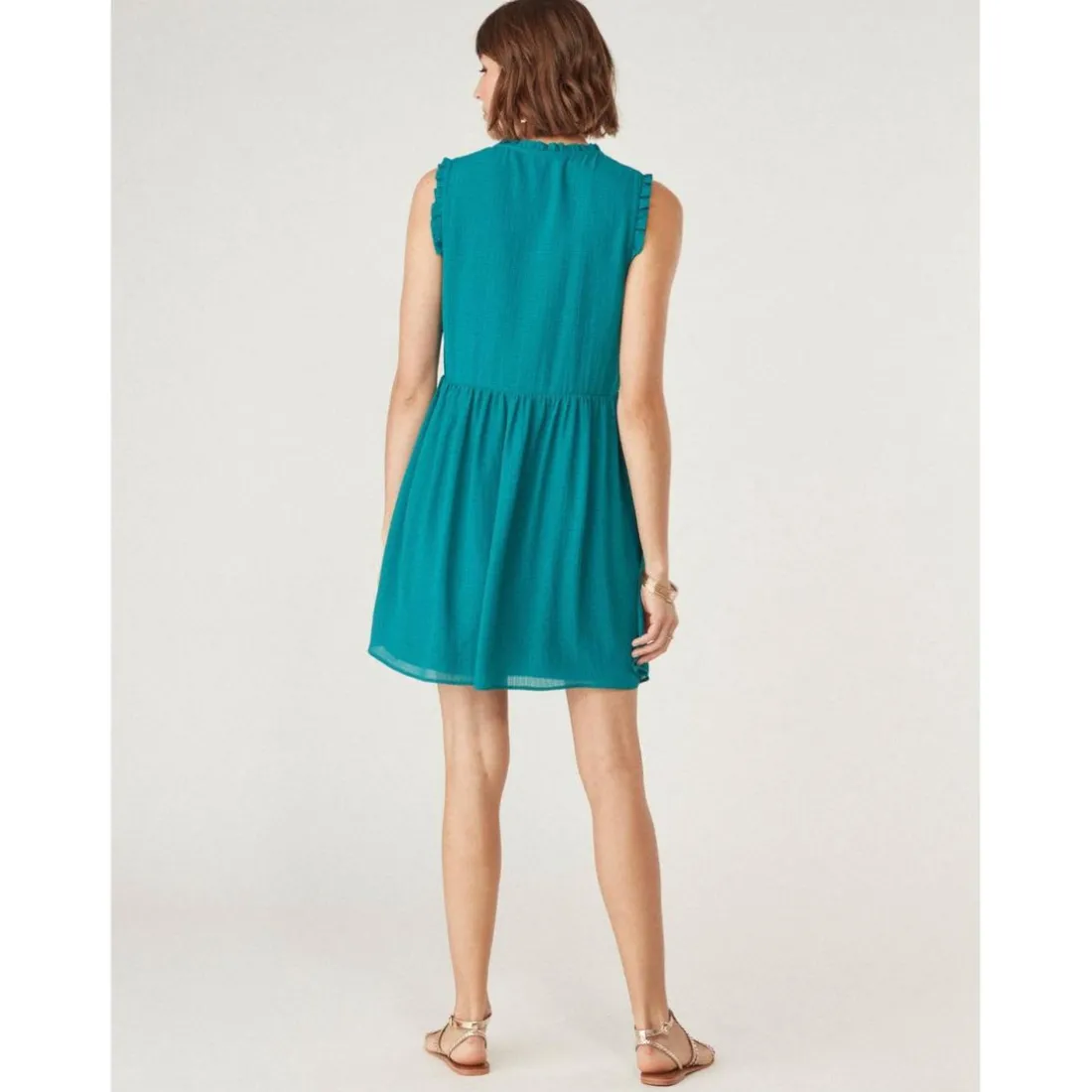 Robe courte cintrée sans manches vert