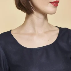 Robe courte col bateau manches longues imprimé sur bas femme - Bleu Marine en viscose