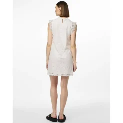Robe courte en dentelle Colline blanc écru Daisy