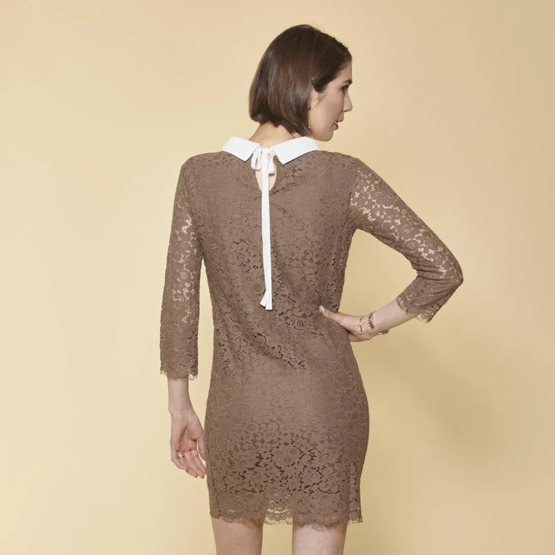 Robe courte manches 3/4 bas ondulés femme - pois marron