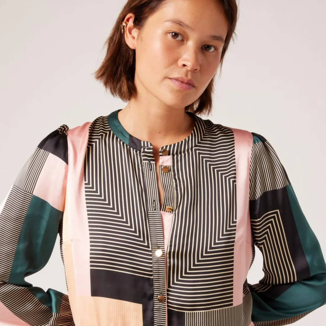 Robe courte motifs asymétriques multicolore