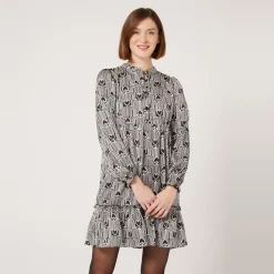 Robe courte noir avec imprimé graphique