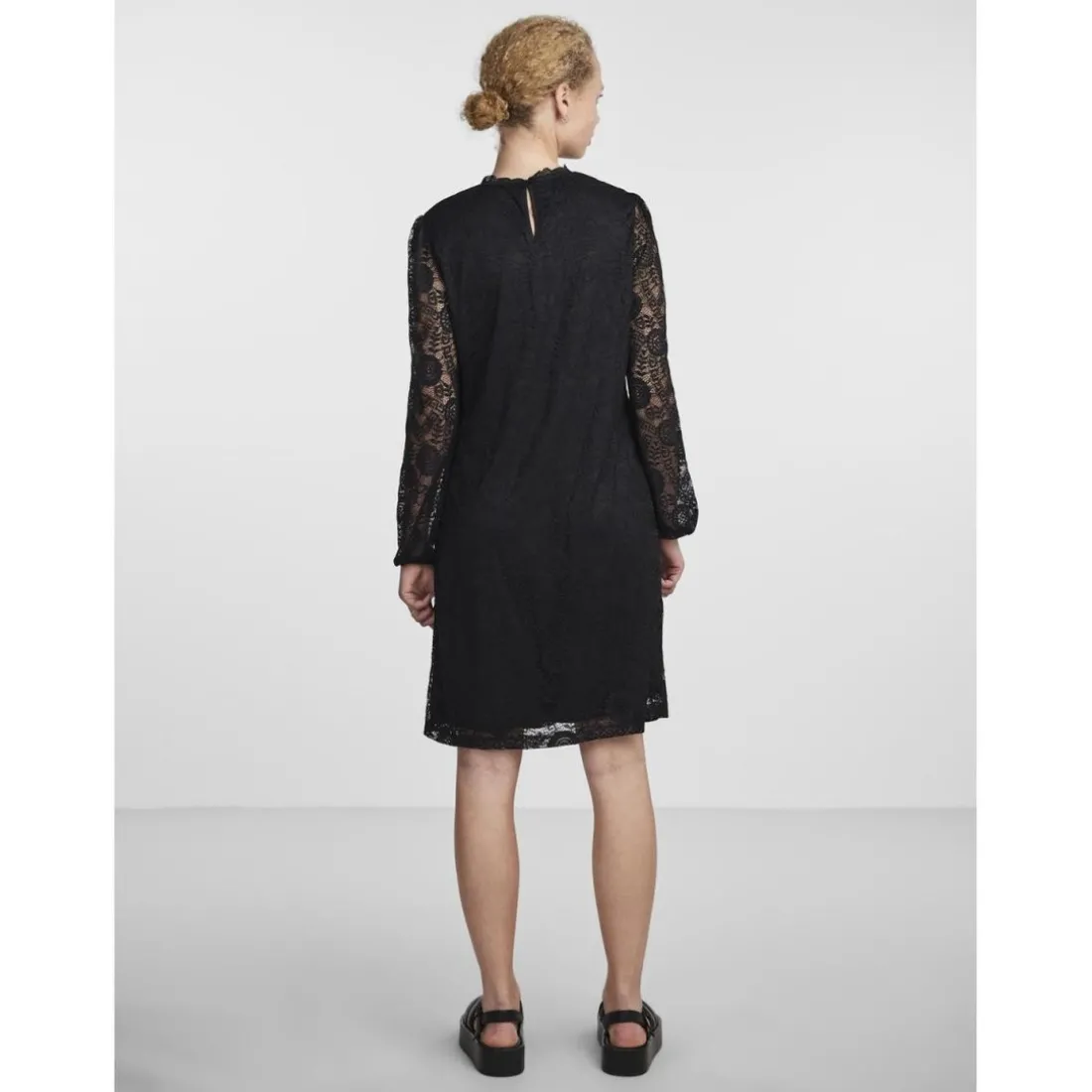 Robe courte noir en nylon