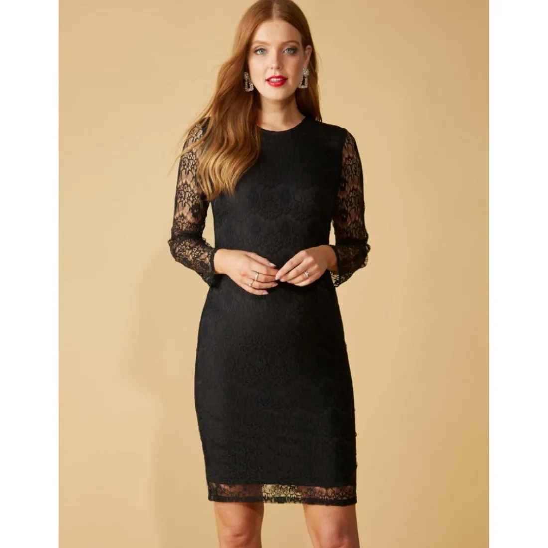 Robe de soirée en dentelle avec corsage doublé noir
