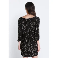 Robe droite ceinturée