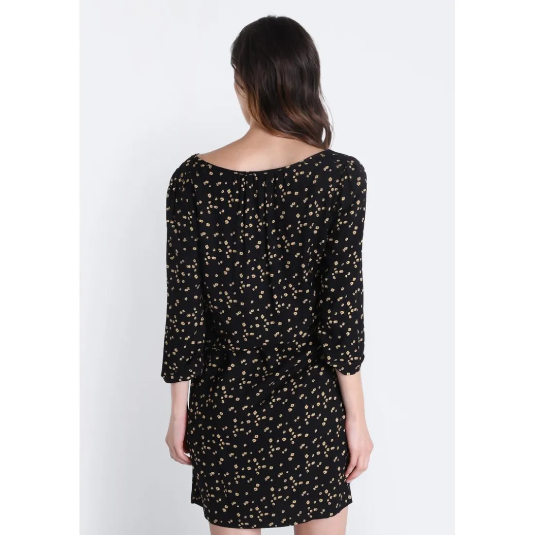 Robe droite ceinturée