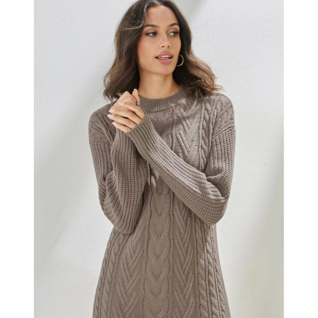 Robe en tricot à manches longues avec motif tressé marron