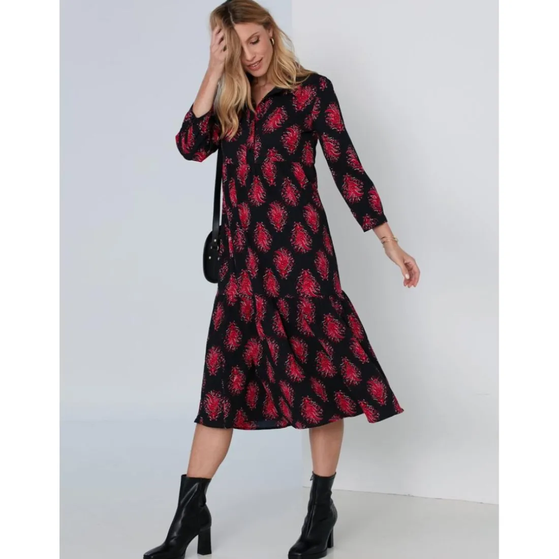 Robe imprimée manches 3/4 avec empiècements noir