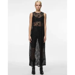 Robe longue en dentelle Colline noir Anya