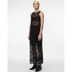Robe longue en dentelle Colline noir Anya