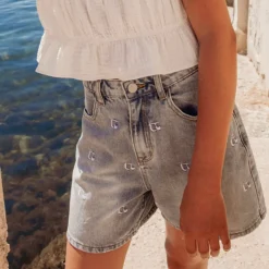 Short fille en jeans, taille haute avec broderies monogramme DIONYGI bleu Dot